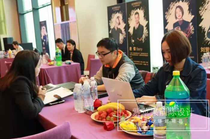 無(wú)錫紫蘋果裝飾