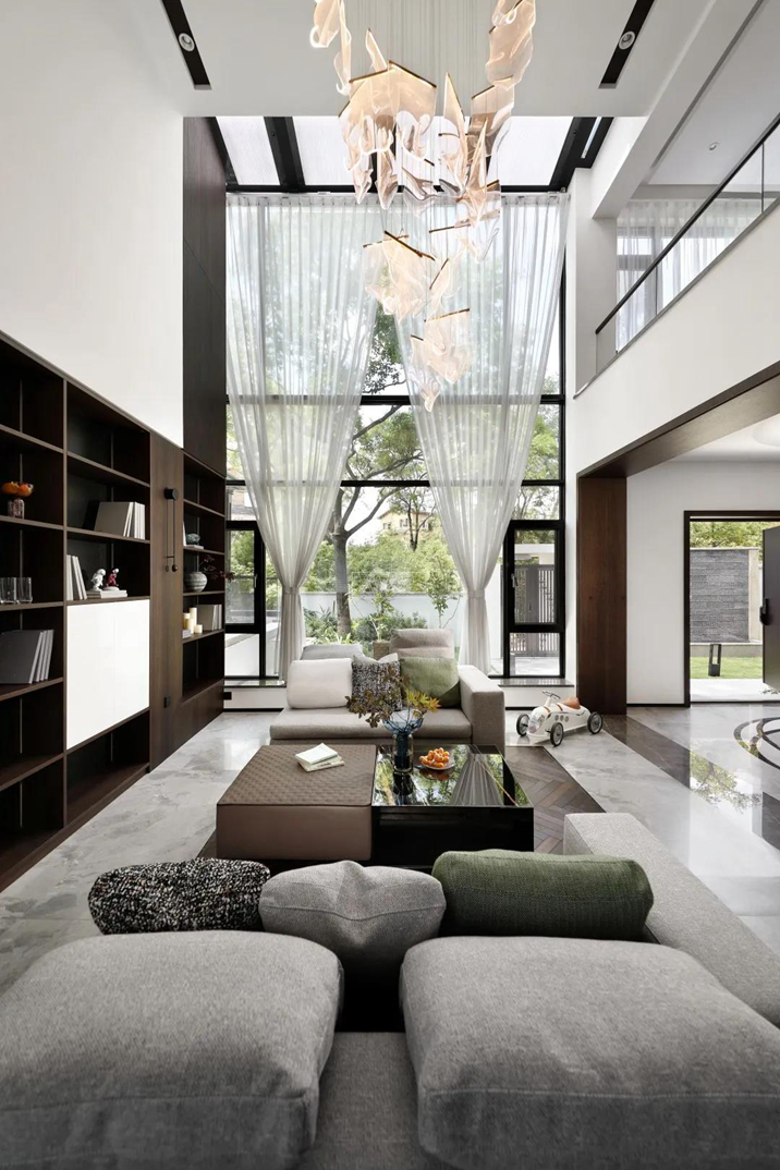 富民經(jīng)典墅實(shí)景案例